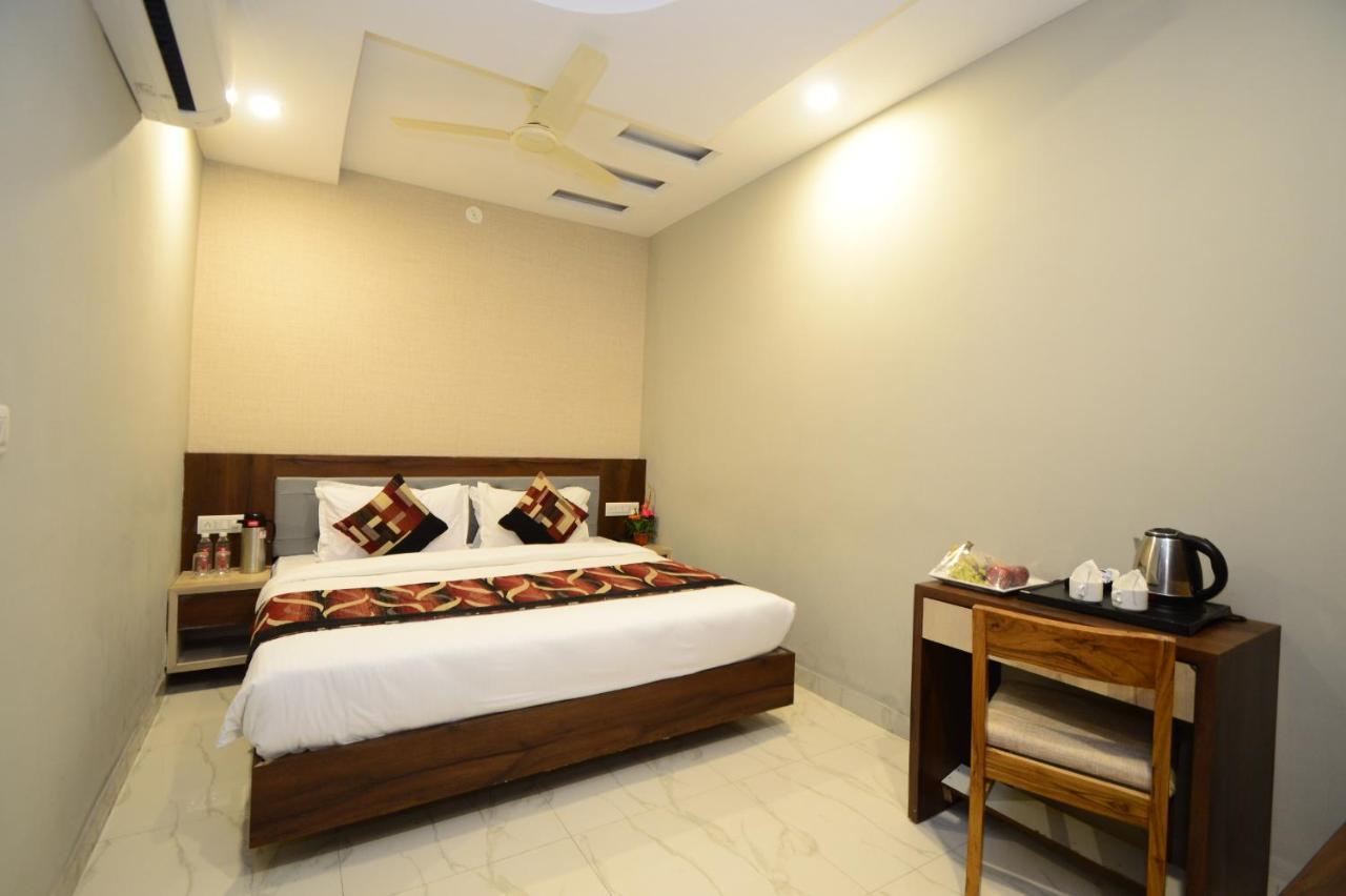 Hopp Inn Udaipur Exterior photo
