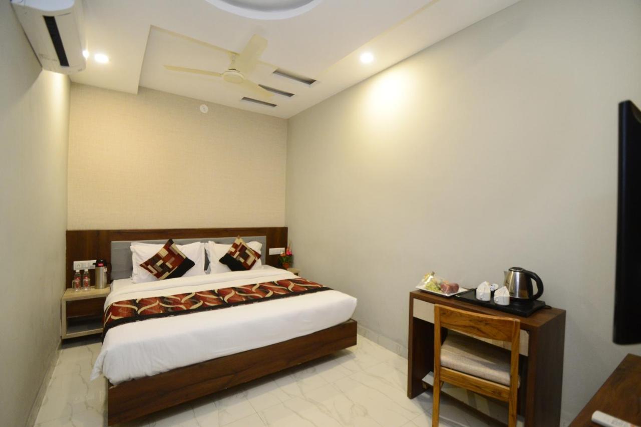 Hopp Inn Udaipur Exterior photo
